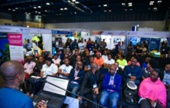 每个展位都承载着企业开辟市